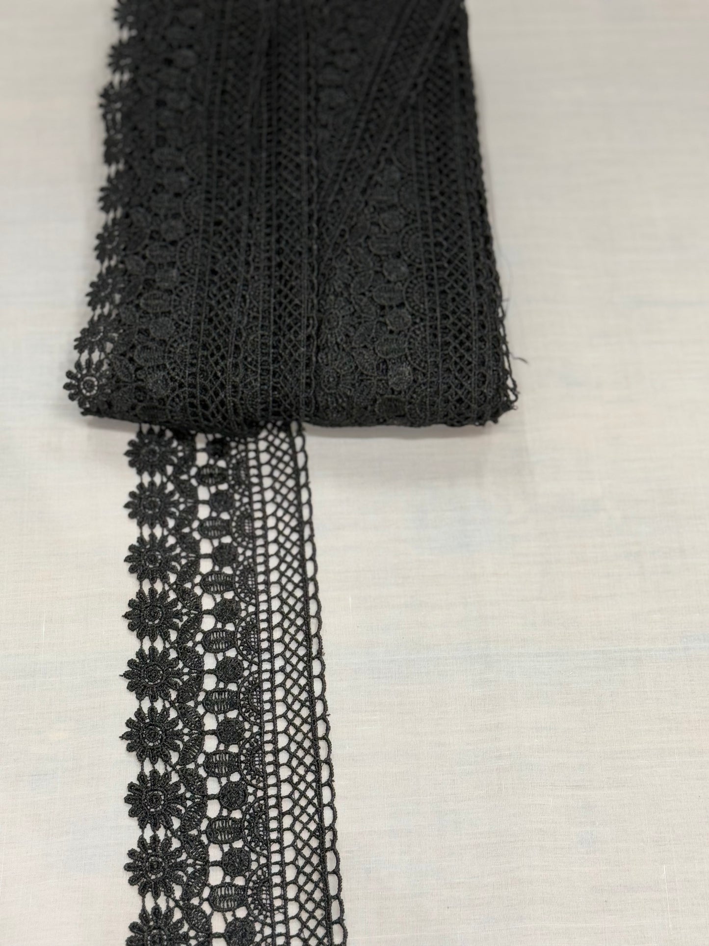 Black flora crochet lace trim